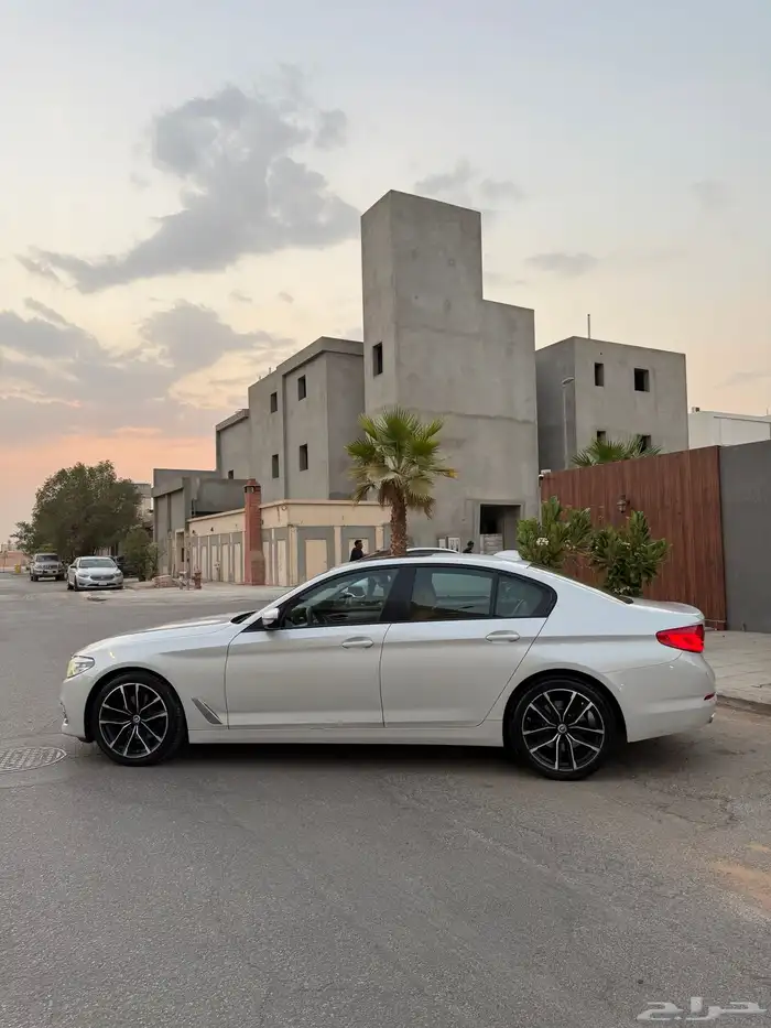 بي ام دبليو 2020 i520 ( تم البيع ) 11
