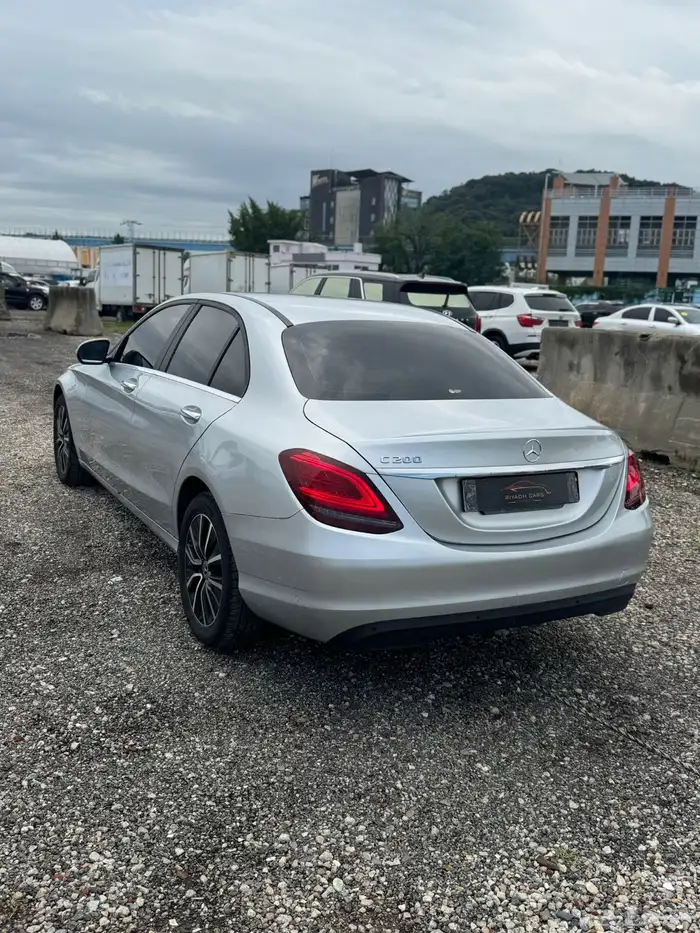 مرسيدس C200 موديل 2020 (بحاله ممتازه) 3