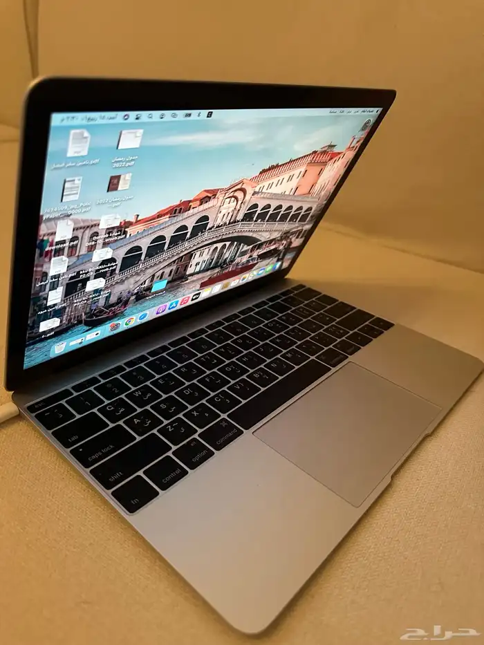 لابتوب ماك 4