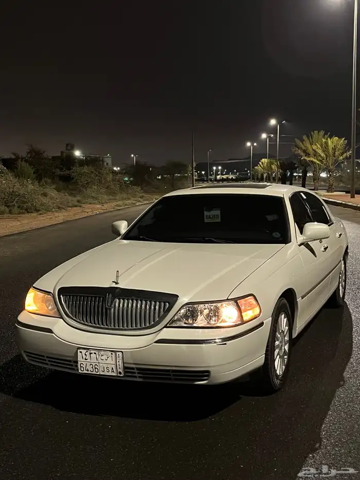 لينكون تاون كار 2004 اللون لؤلؤي فل 9