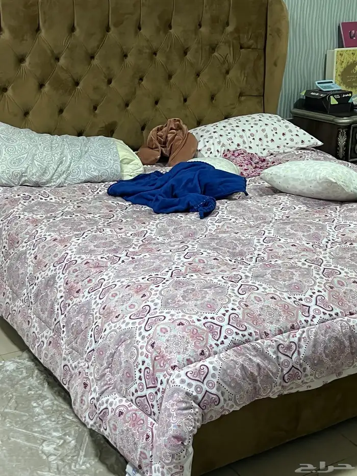 سرير نفرين مع مرتيه 0