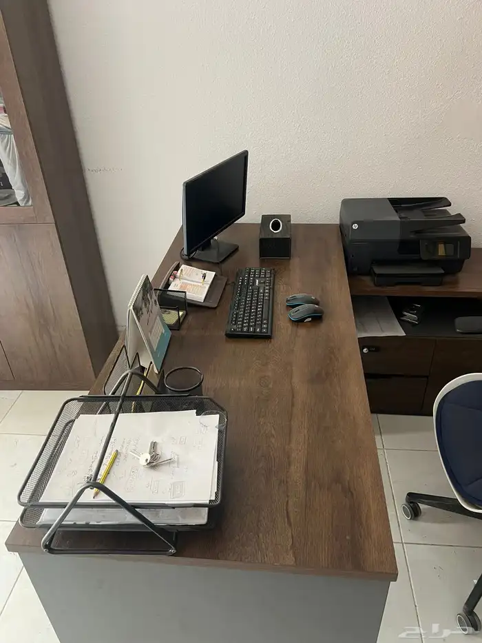 طاولة مكتب 3