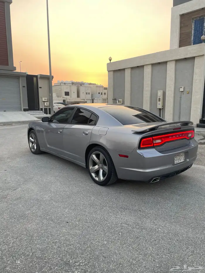 للبيع دوج شارجر 2014 sxt 4