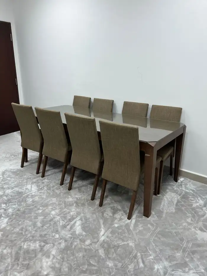 طاولة طعام مع الكراسي 0