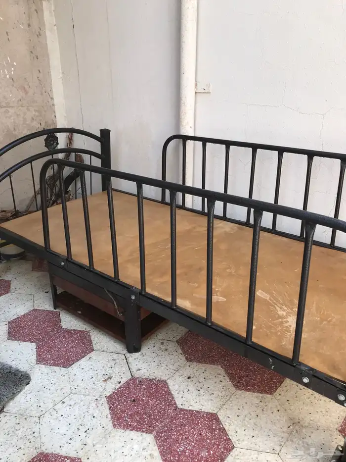 سرير للبيع 4