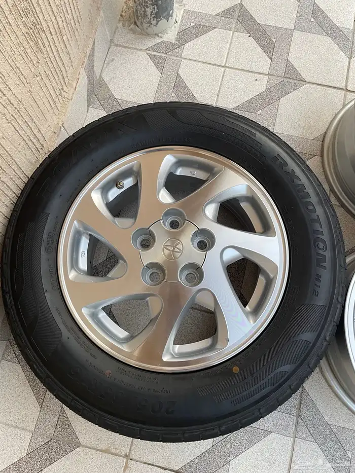 للبيع جنوط كامري 2001 1