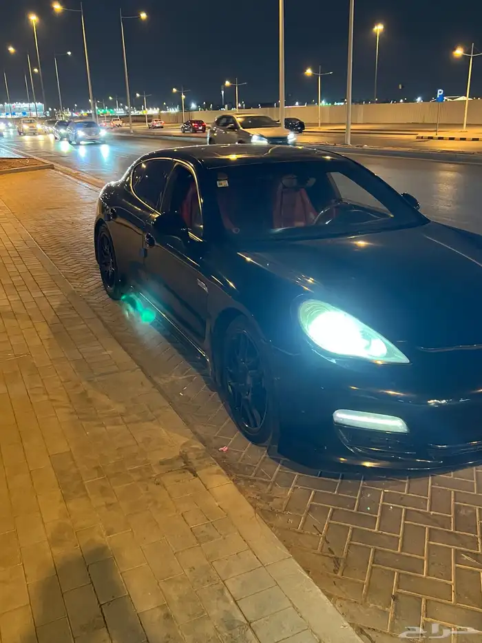 للبيع بورش بانيمرا V8 فل كامل 0