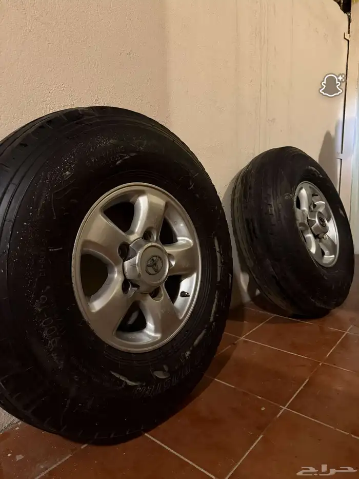 جنوط 98 اصليه مع كفرات بوالين ديرو مقاس 900على 16 تاريخ 23 0