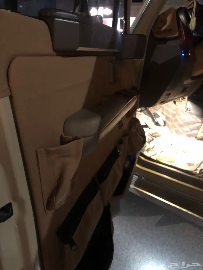 جيب شاص تويوتا 2016 ثالث دفعه بريمي فل كامل 17