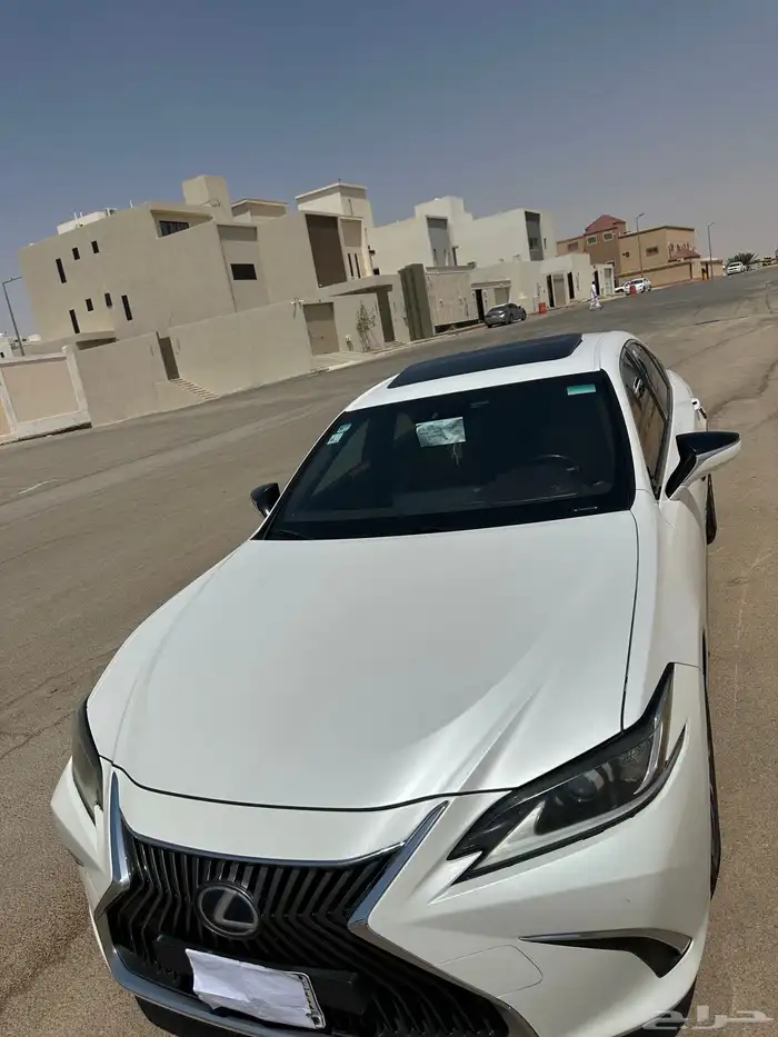لكزس اي إس 2019 هايبرد 2