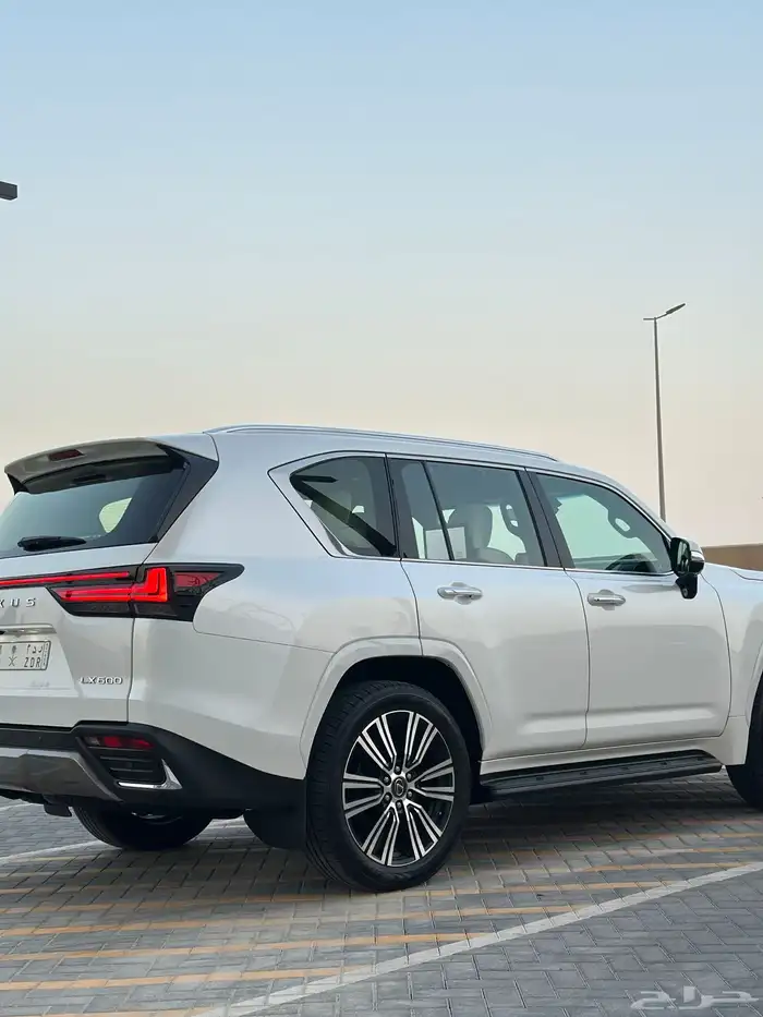 جيب لكزس LX600 للبيع 2022 5