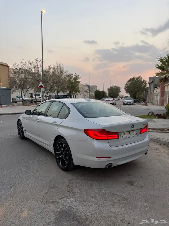 بي ام دبليو 2020 i520 ( تم البيع ) 9