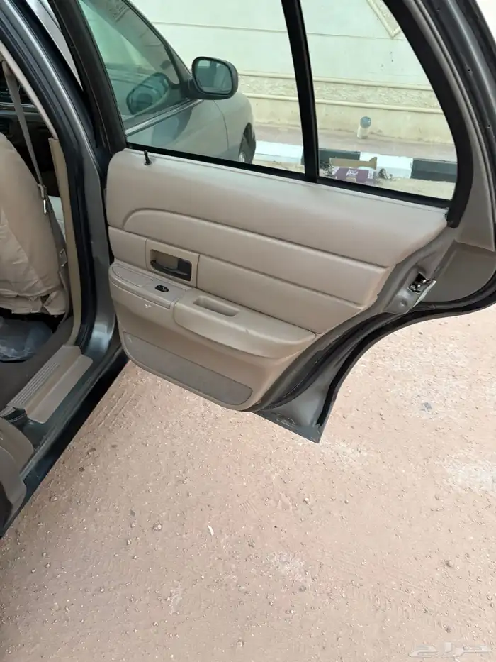 فورد فكتوريا موديل 2004 بدي وكالة 11