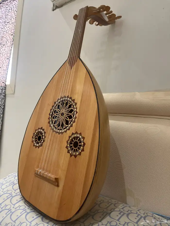 عود عزف مصري 1