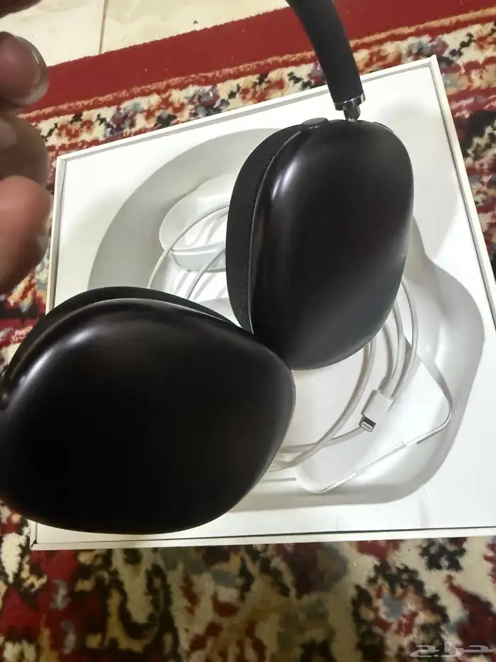 AirPods Max Used like new National Day Offer 0