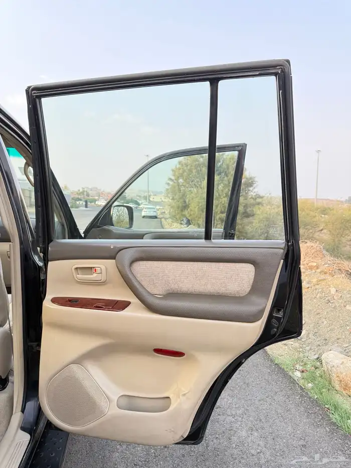 لاندكروزر GXR 2005 قير عادي فل - لون اسود 22
