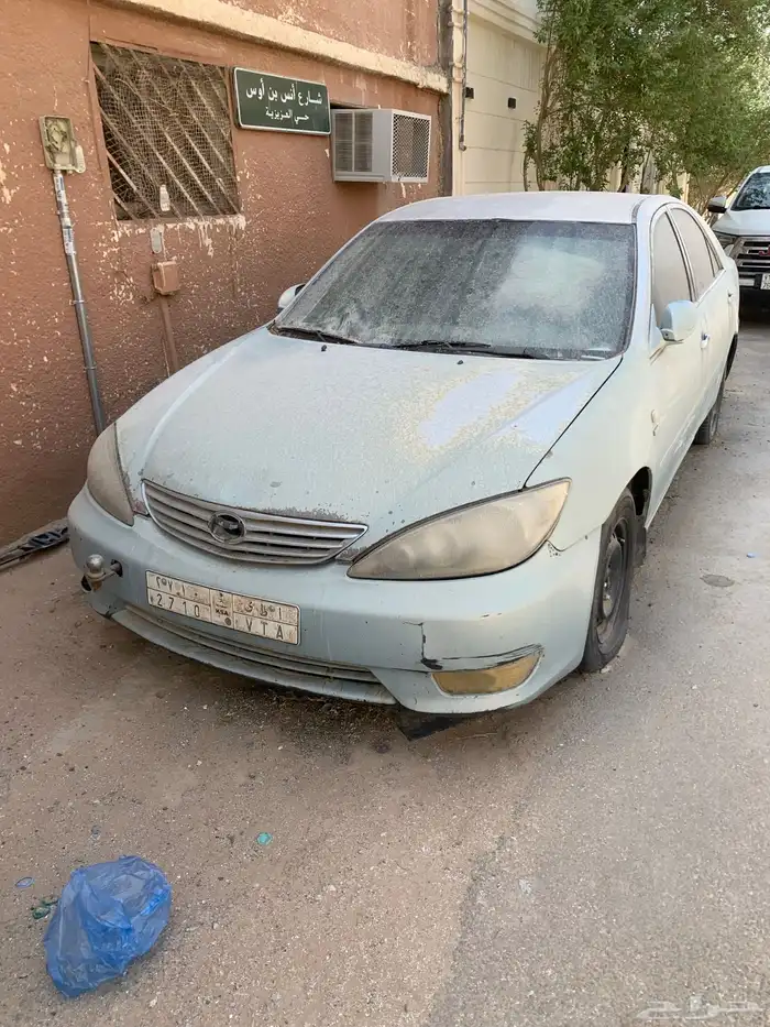 كامري 2005 للبيع تشليح المكينة عطلانه 1