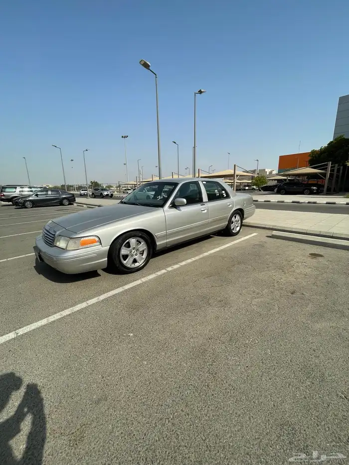 فورد فكتوريا 2005 نظيف 5