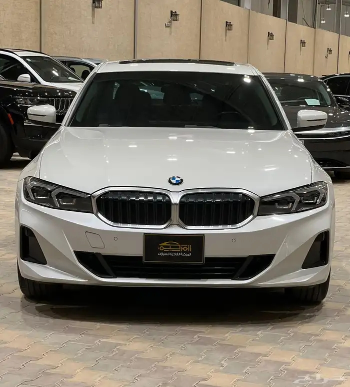 بي ام دبليو 320i موديل 2023 4