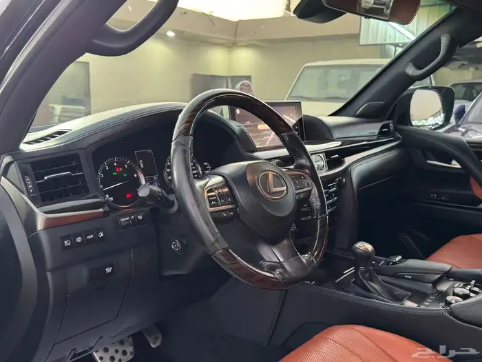 لكزس LX570 2018 فل كامل سعودي 15