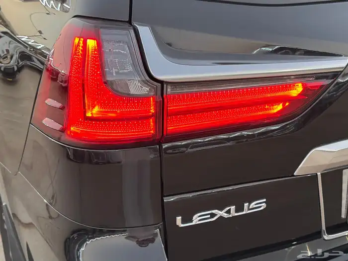 لكزس LX570 2018 فل كامل سعودي 11