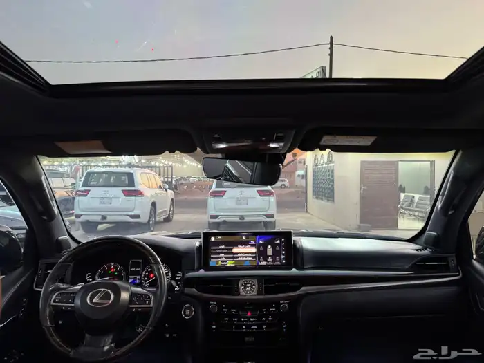 لكزس LX570 2018 فل كامل سعودي 24