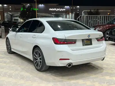 بي ام دبليو 320i موديل 2023 index