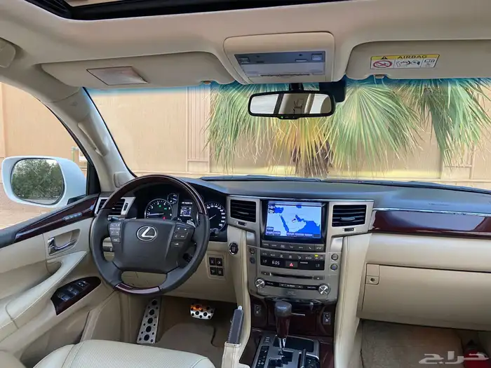 جيب لكزس LX570 فل سعودي 15