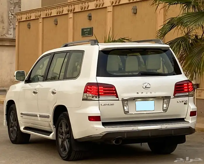 جيب لكزس LX570 فل سعودي 2