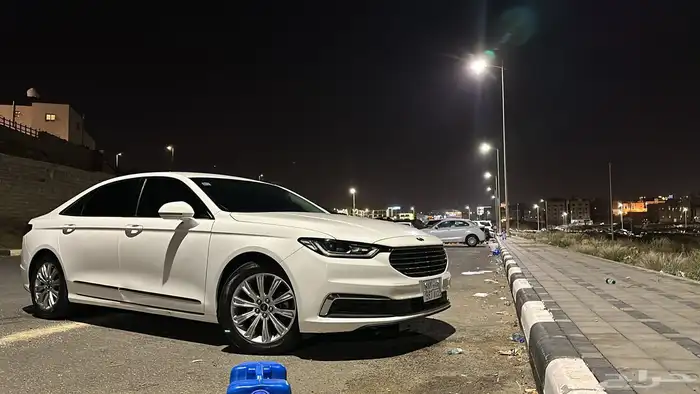 فورد تورس 2021 ابيض 0