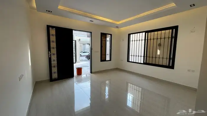 ادوار ارضيه وعلويه في حي بدر مساحه 300م 3