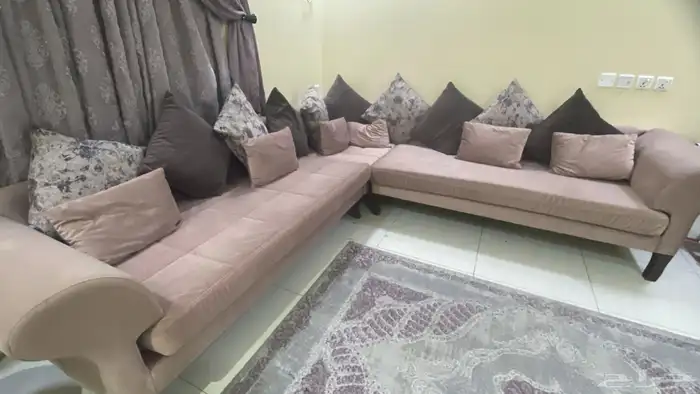 عندنا كنب للبيع   مفرشة 4