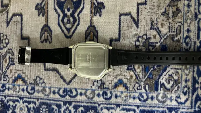 ساعه يد اسعمالات خاص تعمل ك ريموت 4