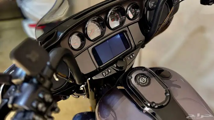 CVO Stret Glide 2020 9