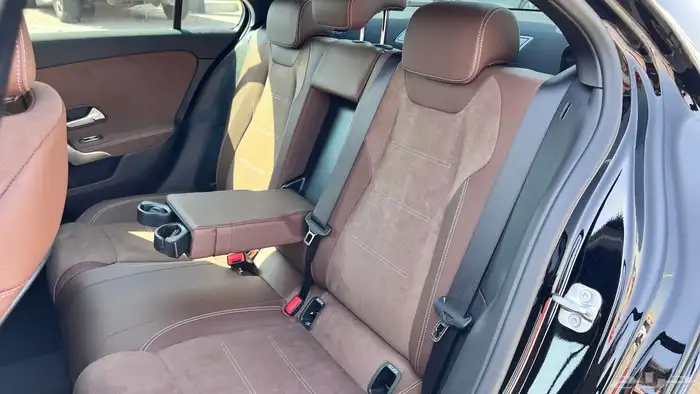 مرسيدس A200-2026 14