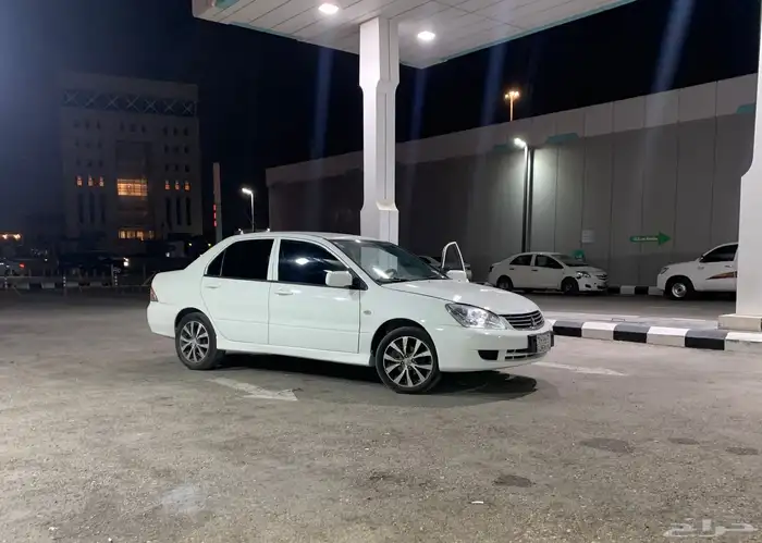 موستبيشي لانسر 1
