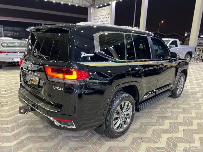 تويوتا لاندكروزر VX   2022 خليجي ماشي 76 الف قمة فالنظافة 4