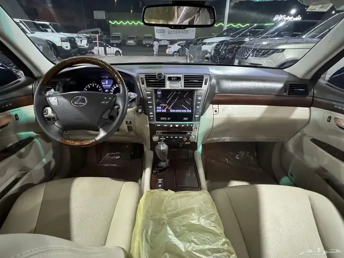 لكزس LS460L 2011 ( سعودي بحالة الوكالة ) 32