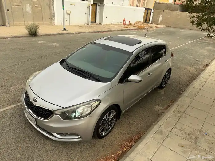 سيراتو هاتشباك فل 2014 4