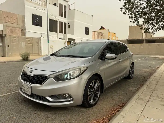 سيراتو هاتشباك فل 2014 3