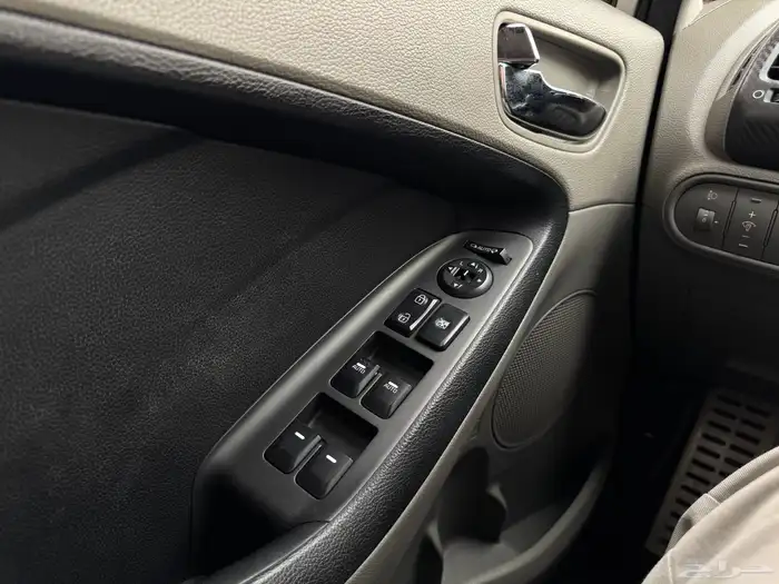 سيراتو هاتشباك فل 2014 32