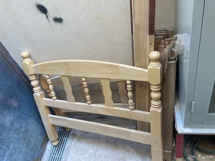 سرير نفر خشبي 1
