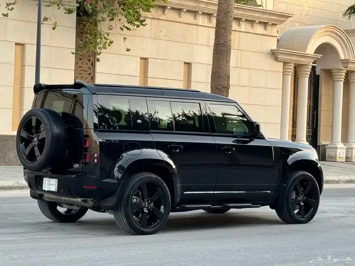 لاند روفر ديفندر P400 موديل 2023 تشيكات وكاله تحت الضمان 20