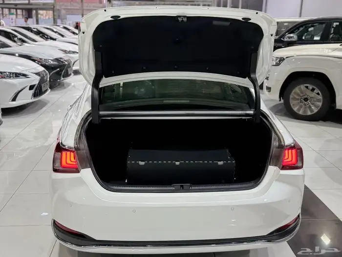 لكزس ES 250 بريمي فتحة سقف 2025 نظام 50-50 14
