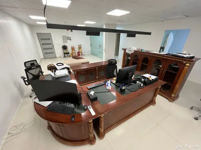 مكتب فاخر للبيع قابل للتفاوض 5