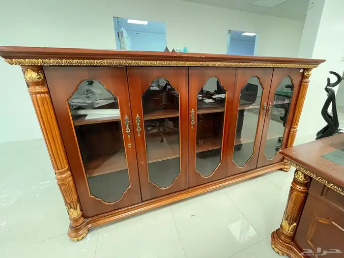 مكتب فاخر للبيع قابل للتفاوض 4