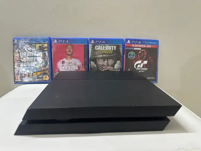 بلاي ستيشن 4 مع أربعة أشرطة ويد مع حساب فورت نايت 3