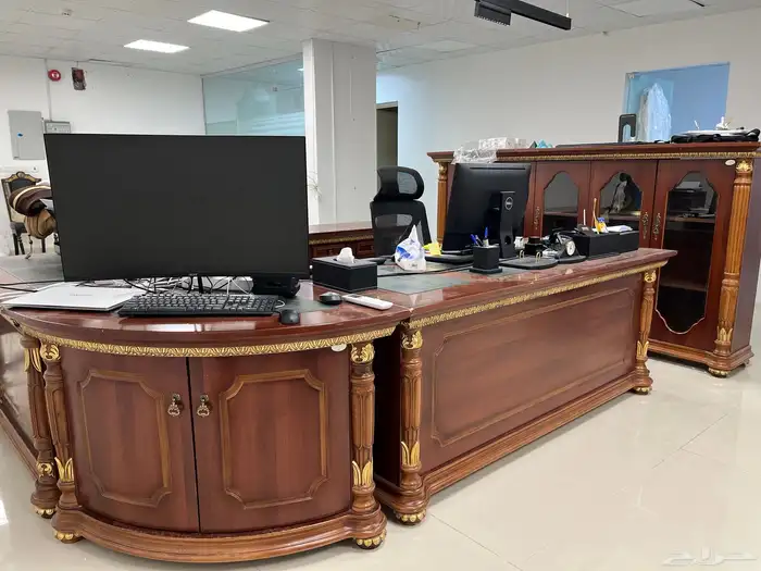 مكتب فاخر للبيع قابل للتفاوض 0