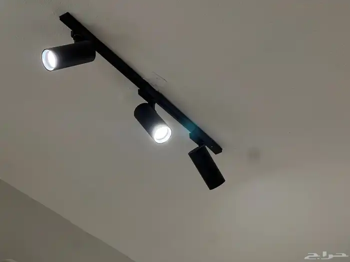 كشافات اضاءه شمسي 0