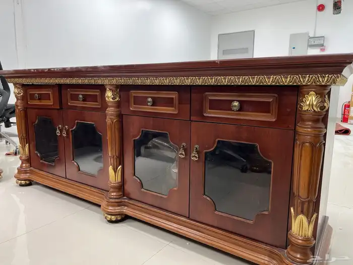 مكتب فاخر للبيع قابل للتفاوض 1